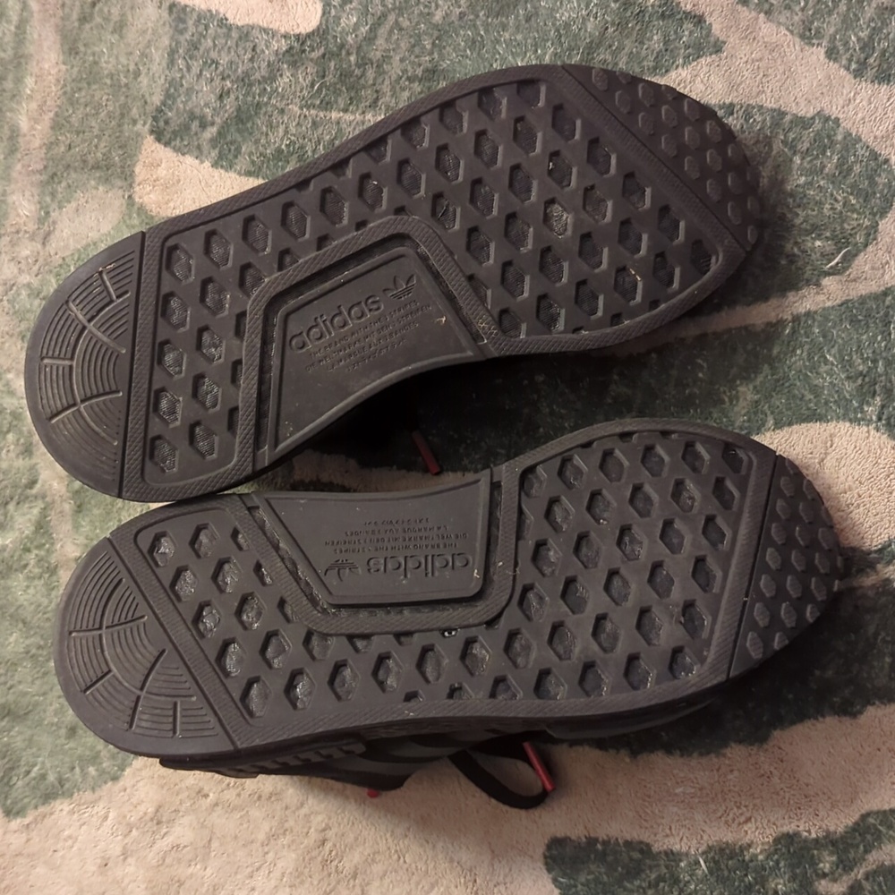 Adidas Boost r1 red and black women 6.5 - Picture 4 of 6